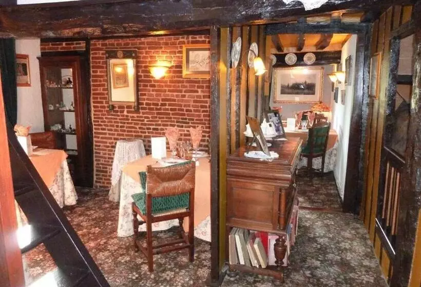 Hotelli Auberge Du Val Au Cesne