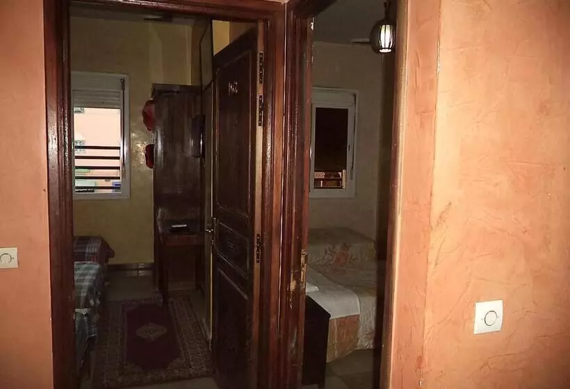 ホテル Des Voyageur