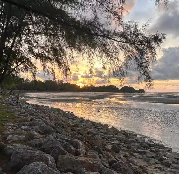 Hotelli Neverland Beach Village Bungalows