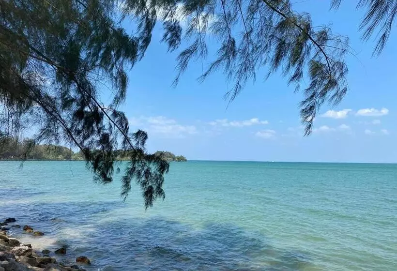 Hotelli Neverland Beach Village Bungalows