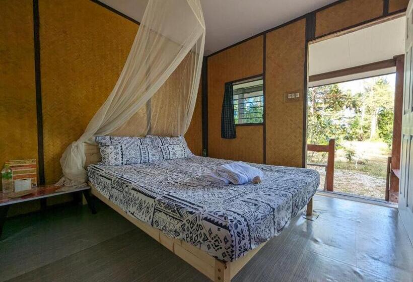 בית מלון כפרי Neverland Beach Village Bungalows