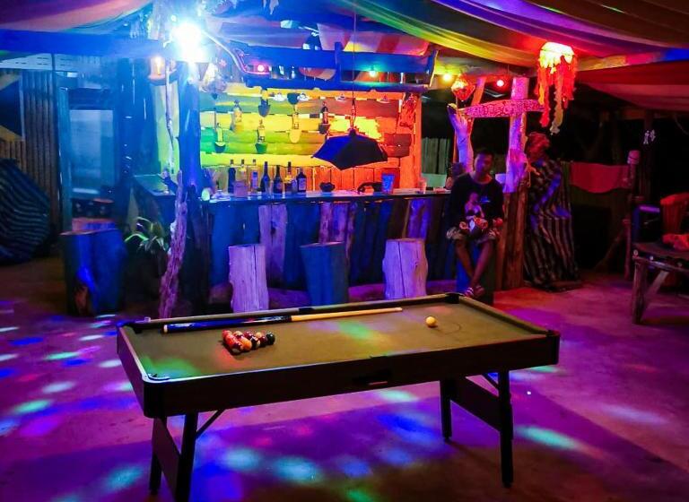 בית מלון כפרי Neverland Beach Village Bungalows