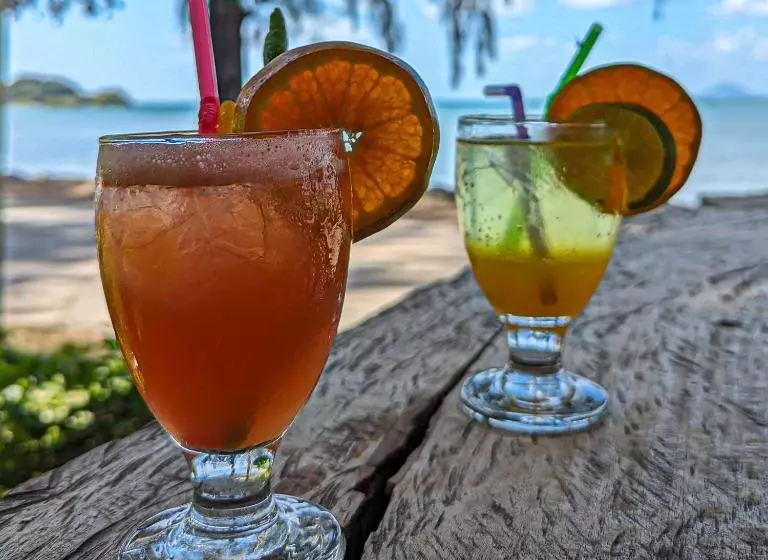 Hotelli Neverland Beach Village Bungalows