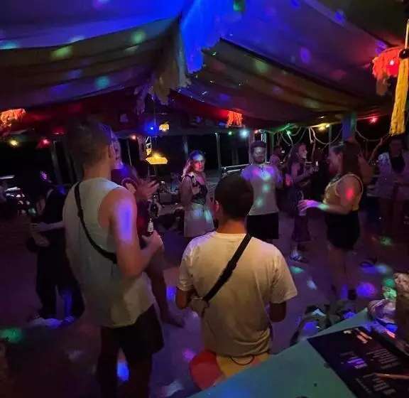 Hotelli Neverland Beach Village Bungalows