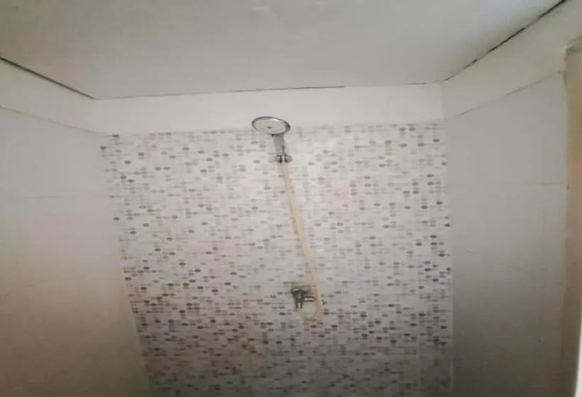 Hotelli Oyo Life 93139 Apartemen Grand Sentraland By Evi