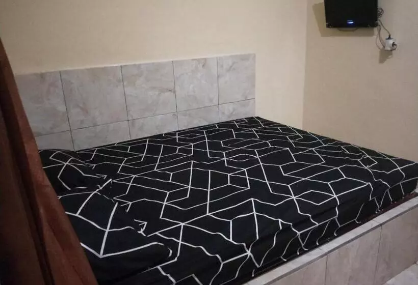 ホテル Oyo Life 93156 Rumah Kosan