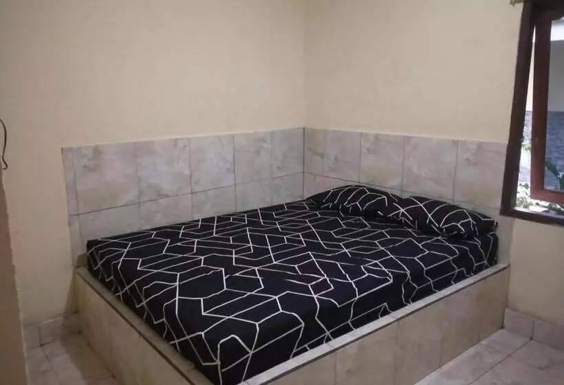 ホテル Oyo Life 93156 Rumah Kosan