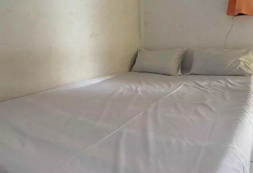ホテル Oyo Life 93156 Rumah Kosan