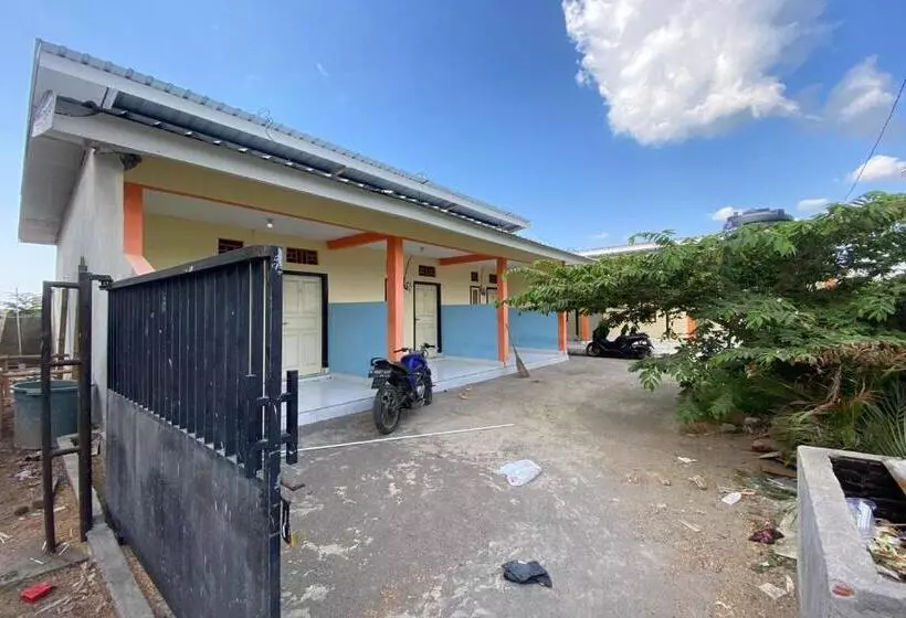 ホテル Oyo Life 93156 Rumah Kosan