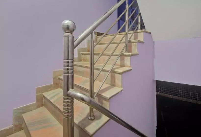 Hotelli Oyo Star Inn Guest House