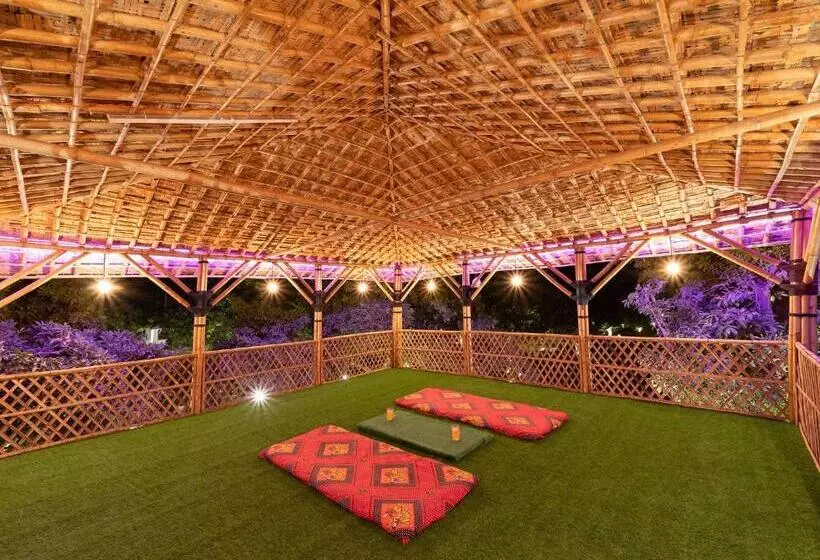 Hotelli Saachi Villagio Resort