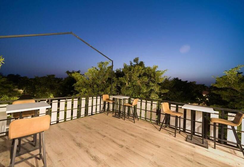 Отель Saachi Villagio Resort