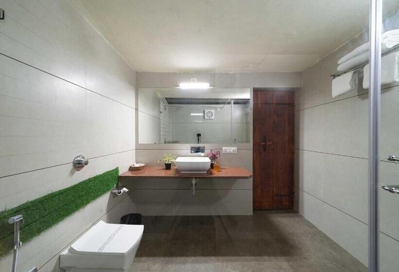 Отель Saachi Villagio Resort