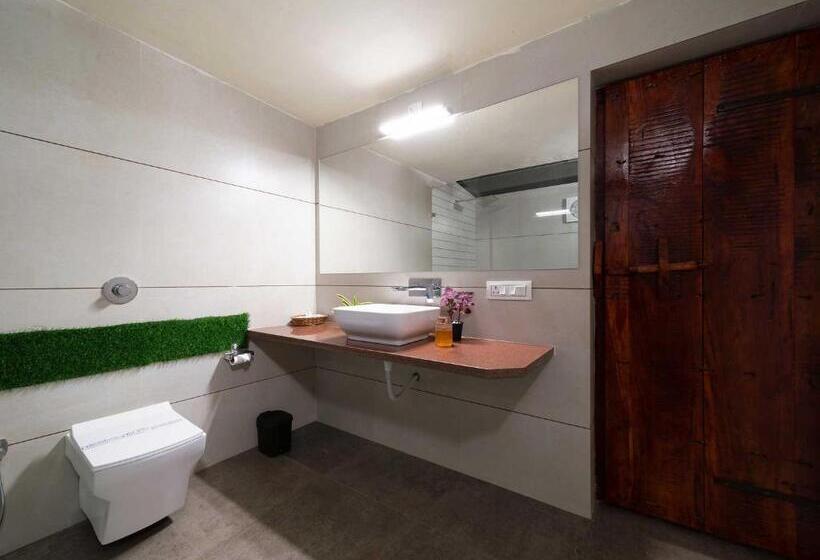 Отель Saachi Villagio Resort