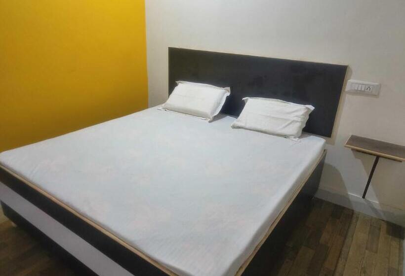 Szálloda Spot On Happy