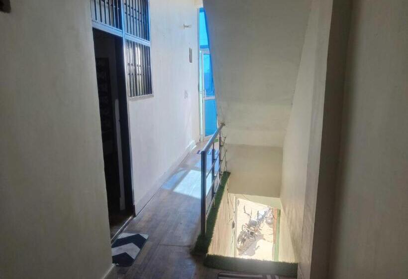 Szálloda Spot On Happy