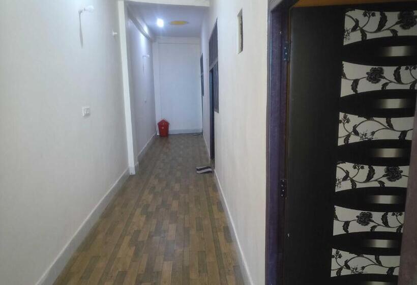 Szálloda Spot On Happy