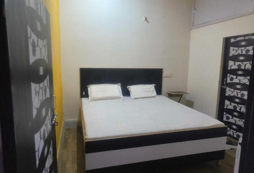 Szálloda Spot On Happy