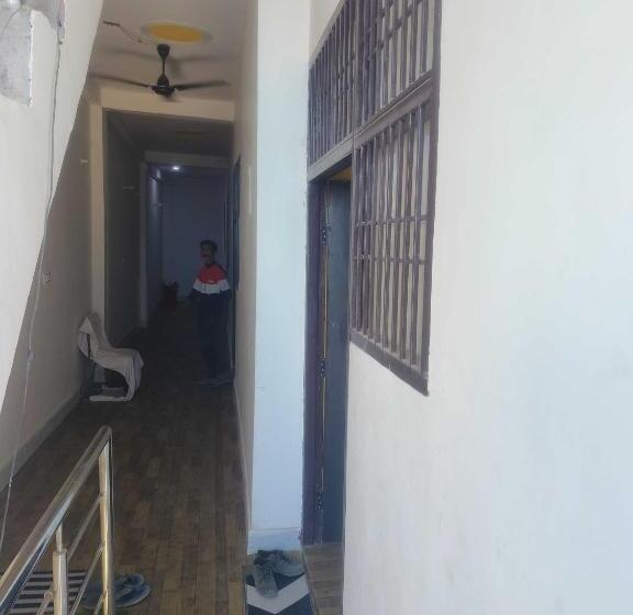 Szálloda Spot On Happy