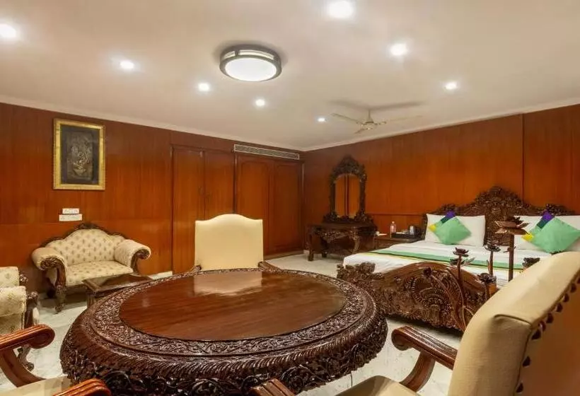 Hotelli Treebo Seven Olives Hal