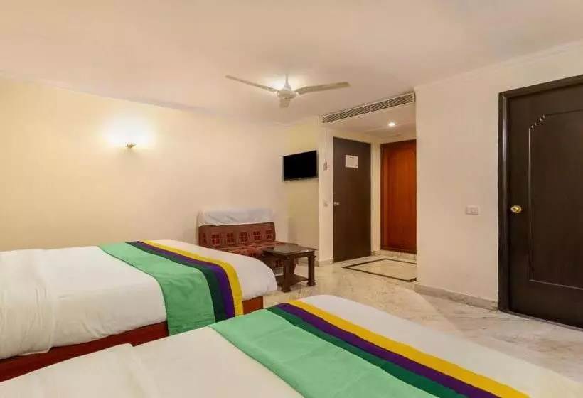 Hotelli Treebo Seven Olives Hal