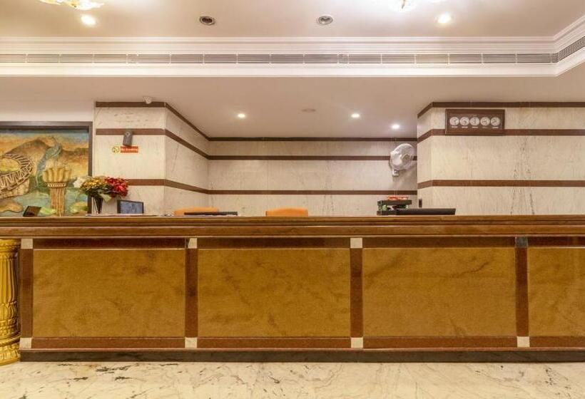 Hotel Treebo Seven Olives Hal