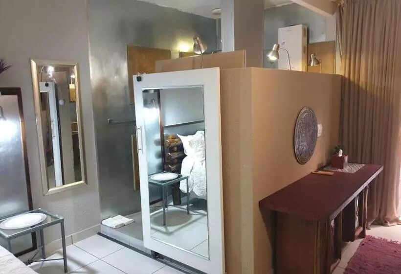 پانسیون An Exclusive Guesthouse Too
