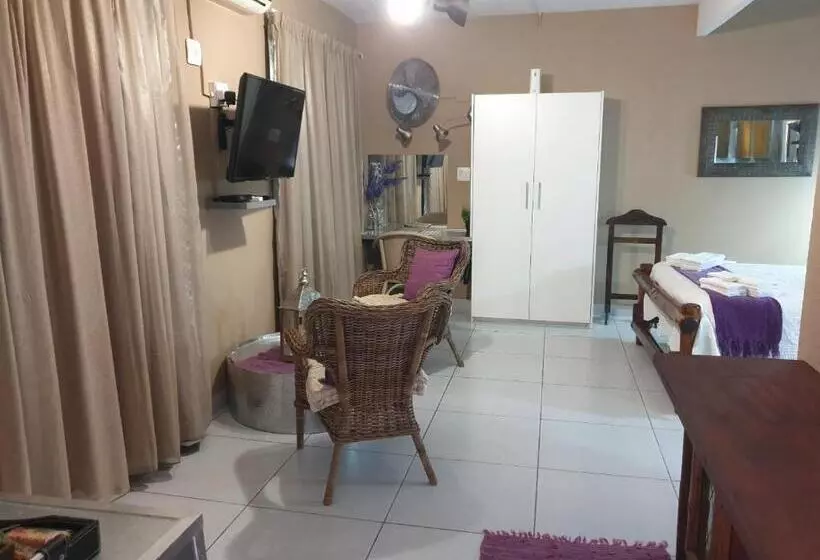 پانسیون An Exclusive Guesthouse Too