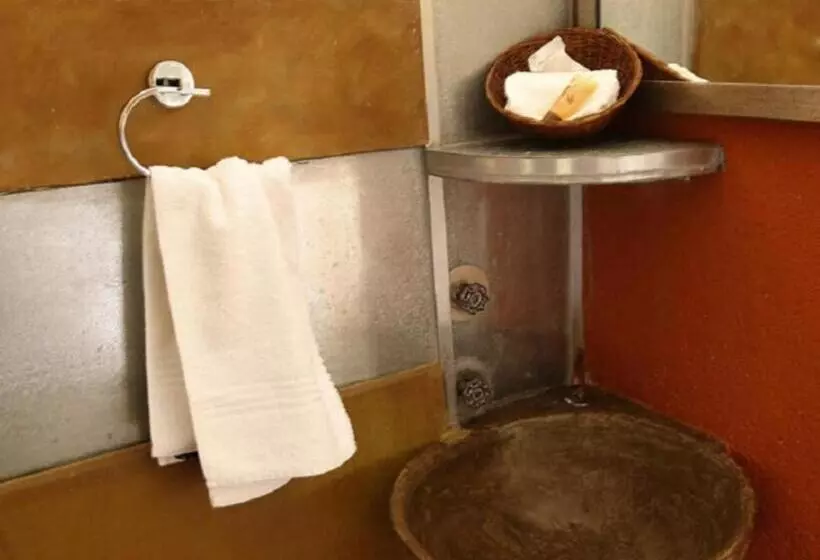 پانسیون An Exclusive Guesthouse Too
