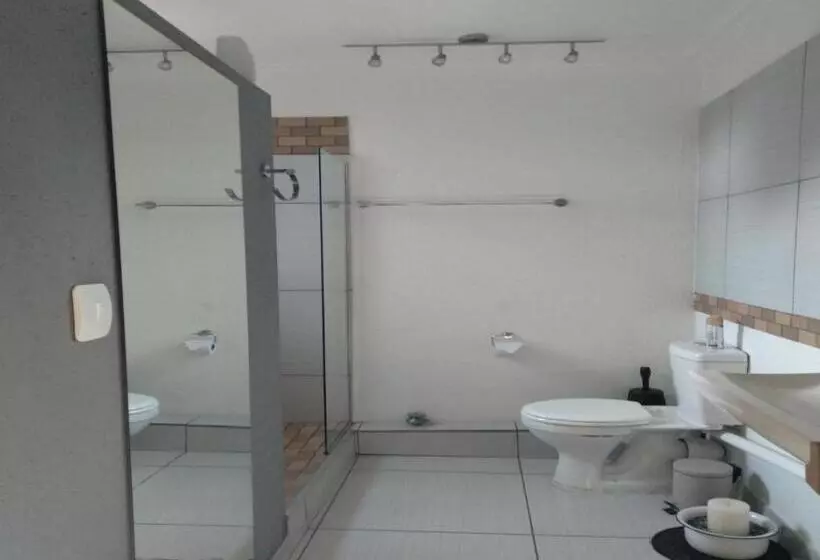 پانسیون An Exclusive Guesthouse Too