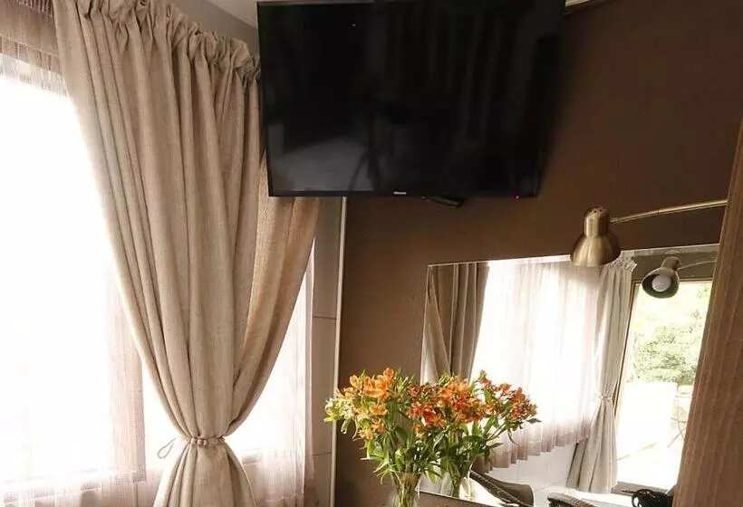 پانسیون An Exclusive Guesthouse Too