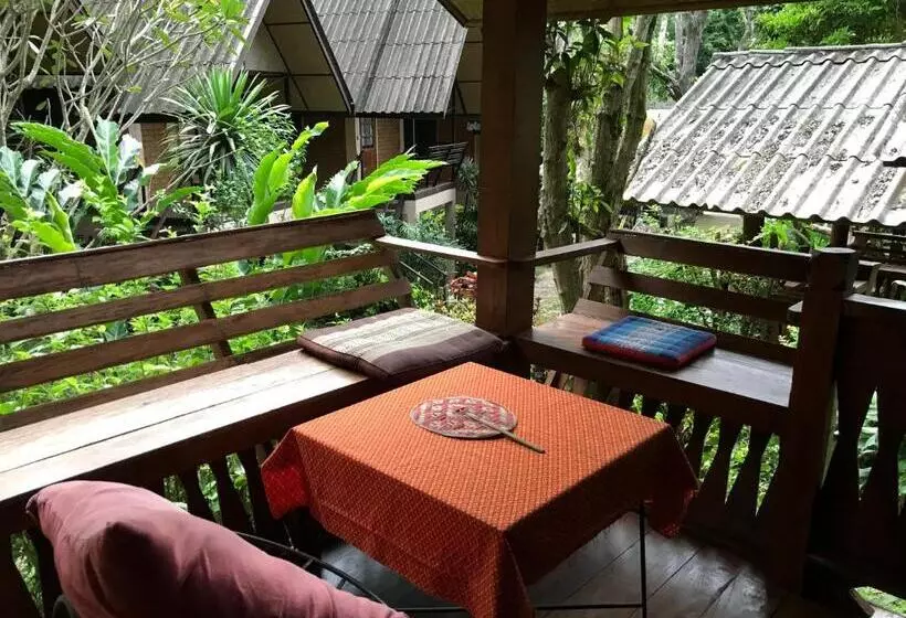 پانسیون Baan Wisarut Guesthouse
