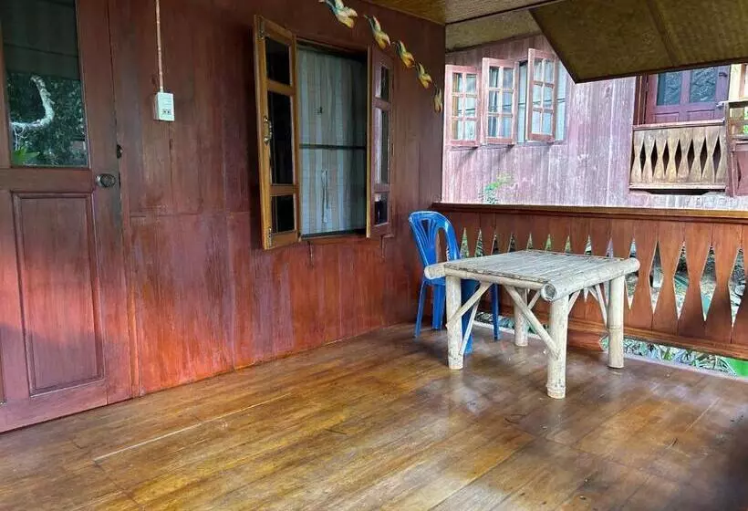 پانسیون Baan Wisarut Guesthouse