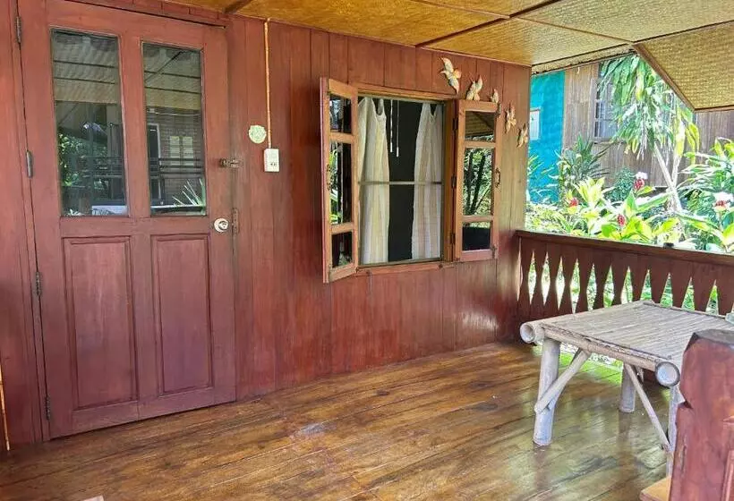 پانسیون Baan Wisarut Guesthouse