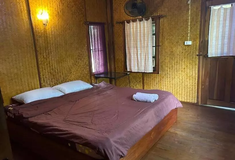 پانسیون Baan Wisarut Guesthouse