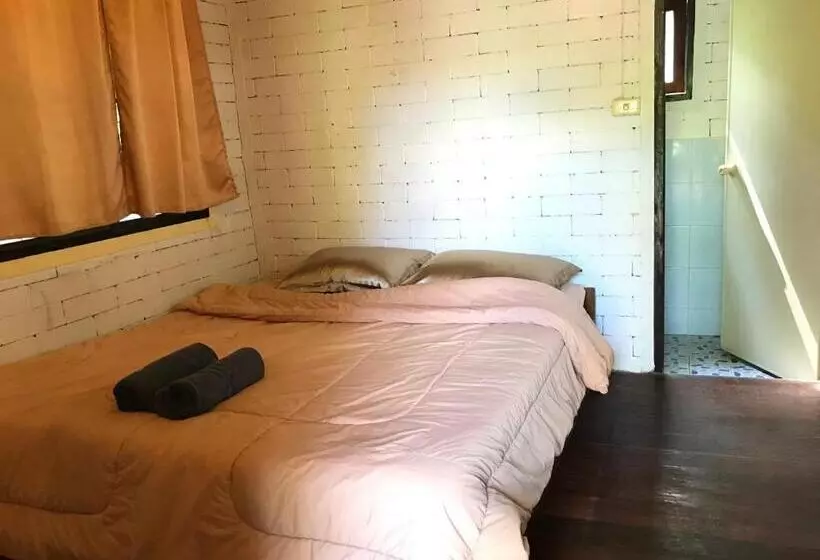 پانسیون Baan Wisarut Guesthouse