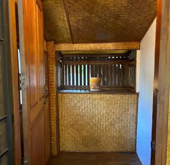 پانسیون Baan Wisarut Guesthouse
