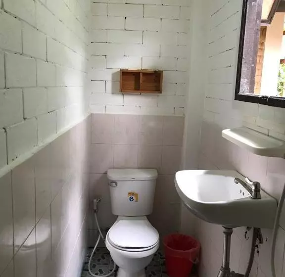 پانسیون Baan Wisarut Guesthouse