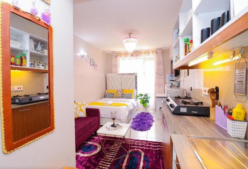 پانسیون Hennessywhitehouse