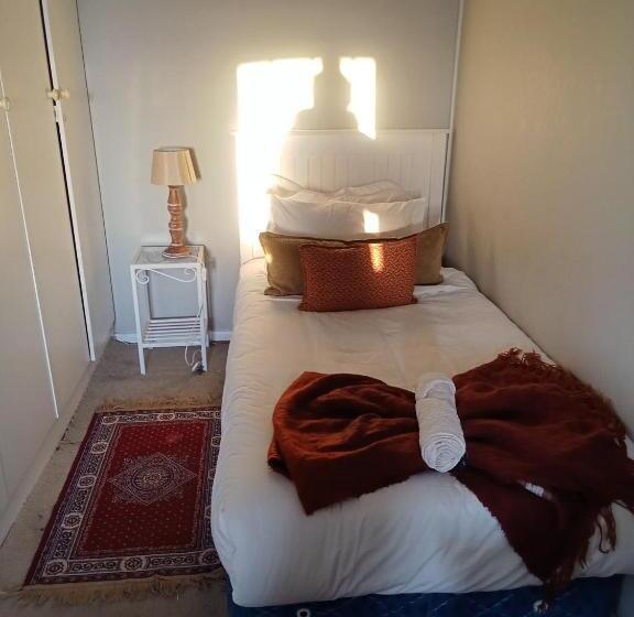 ペンション Kardinal Guest House