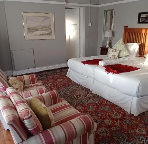 ペンション Kardinal Guest House