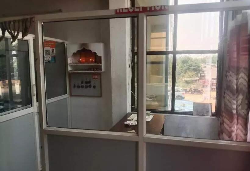 ペンション Oyo Homes Sri Mahalaxmi Lodge