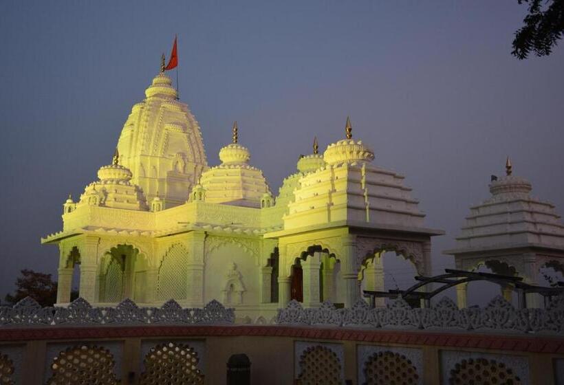 Resort Radhakunj Agrotourism Stays