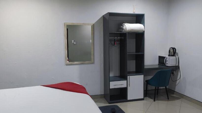 Royal/hilton Bed & Breakfast