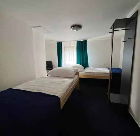 ユースホステル 7rooms