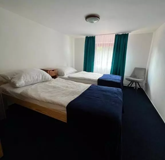 ユースホステル 7rooms