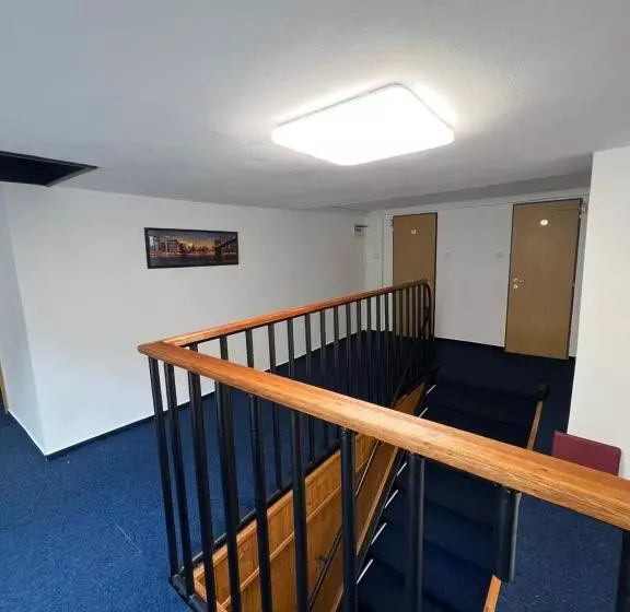 ユースホステル 7rooms