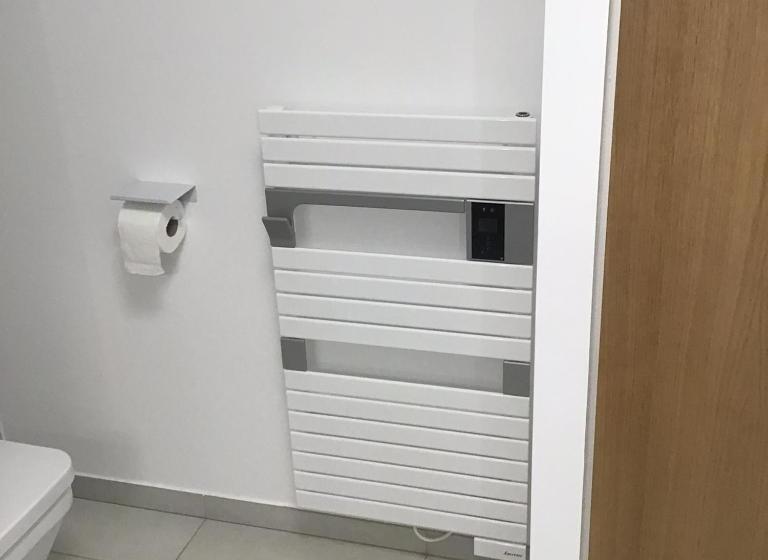 Bed and Breakfast Suite Avec 2 Chambres D Hôtes Pour 1 à 4 Personnes Avec Terrasse, Vue Mer, Parking Privé, Proche Por