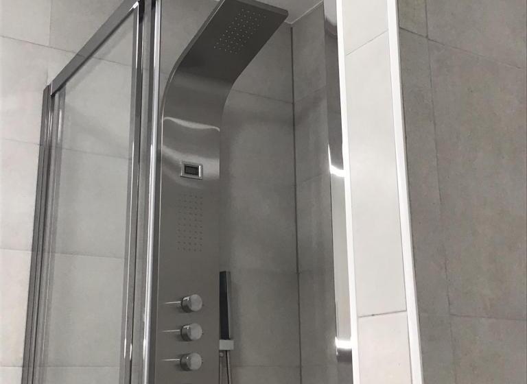 Bed and Breakfast Suite Avec 2 Chambres D Hôtes Pour 1 à 4 Personnes Avec Terrasse, Vue Mer, Parking Privé, Proche Por