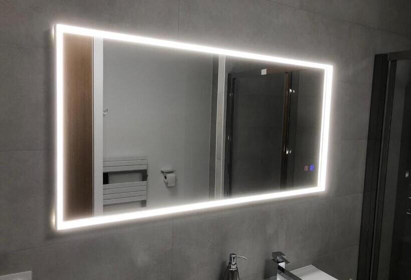 Bed and Breakfast Suite Avec 2 Chambres D Hôtes Pour 1 à 4 Personnes Avec Terrasse, Vue Mer, Parking Privé, Proche Por